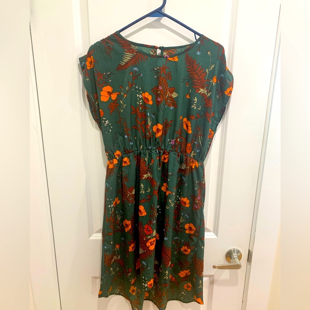 Hide & Seek dress, size L/XL, fits closer to large but is very forgiving.